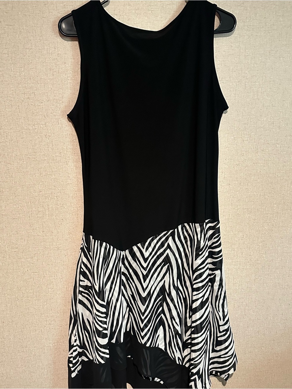 MSK Large Black & White Zebra Print Asymmetrical Hem Chiffon Sleeveless Dress - Picture 5 of 6